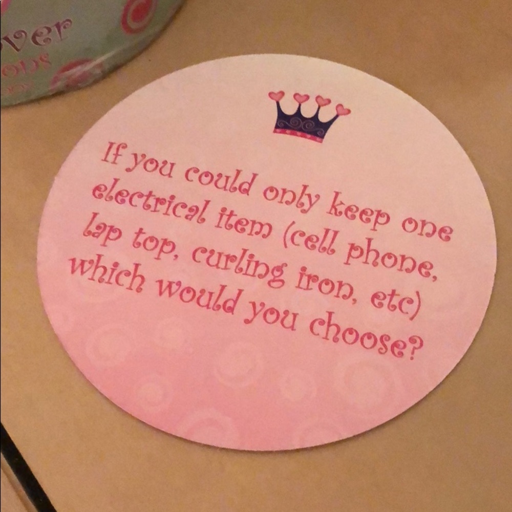 Sleepover Questions Activity Box👑 - Picture 3 of 3